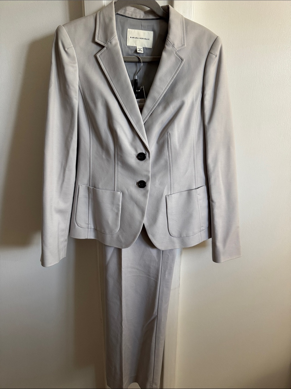 Banana Republic Light Gray Women's Two-Piece Suit Jacket & Pants